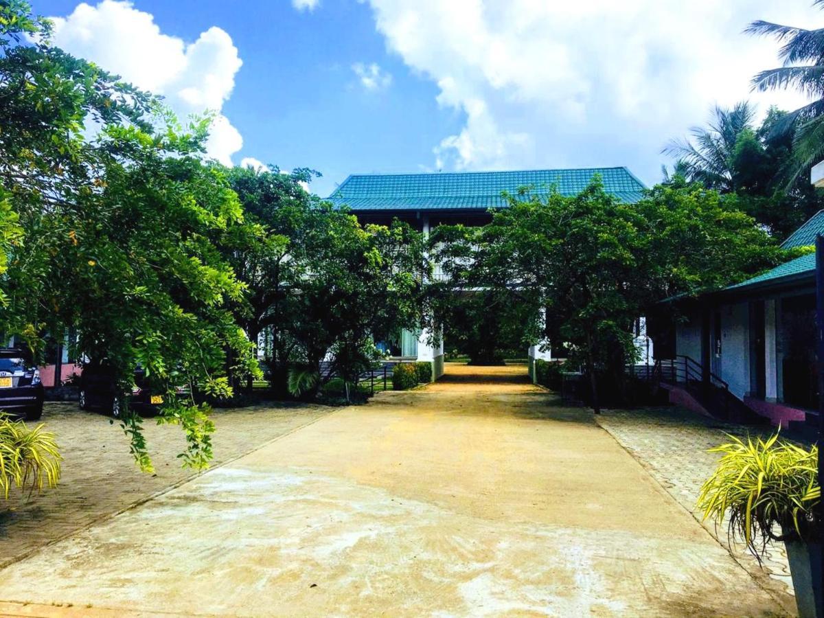 Athkandura Hotel Habarana Ngoại thất bức ảnh